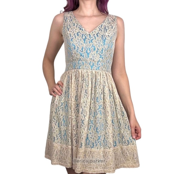 Modcloth Minuet NWT Sleeveless Fit & Flare Mini Dress Gold Lace Blue Satin Sz S - Picture 1 of 14